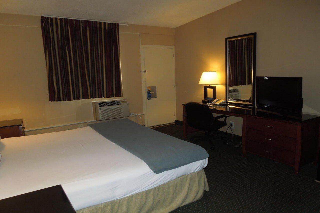 Travelodge By Wyndham Silver Spring Exterior photo